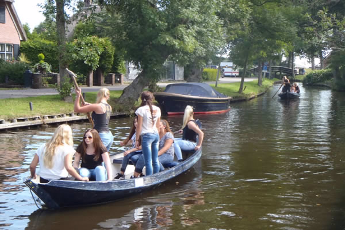 Traditional punt